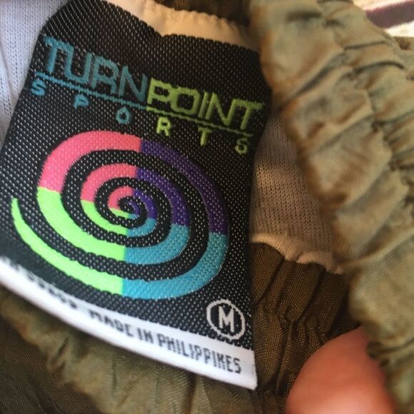 VINTAGE TURNPOINT SPORTS NYLON JOGGERS IN GREEN - Picture 5 of 8